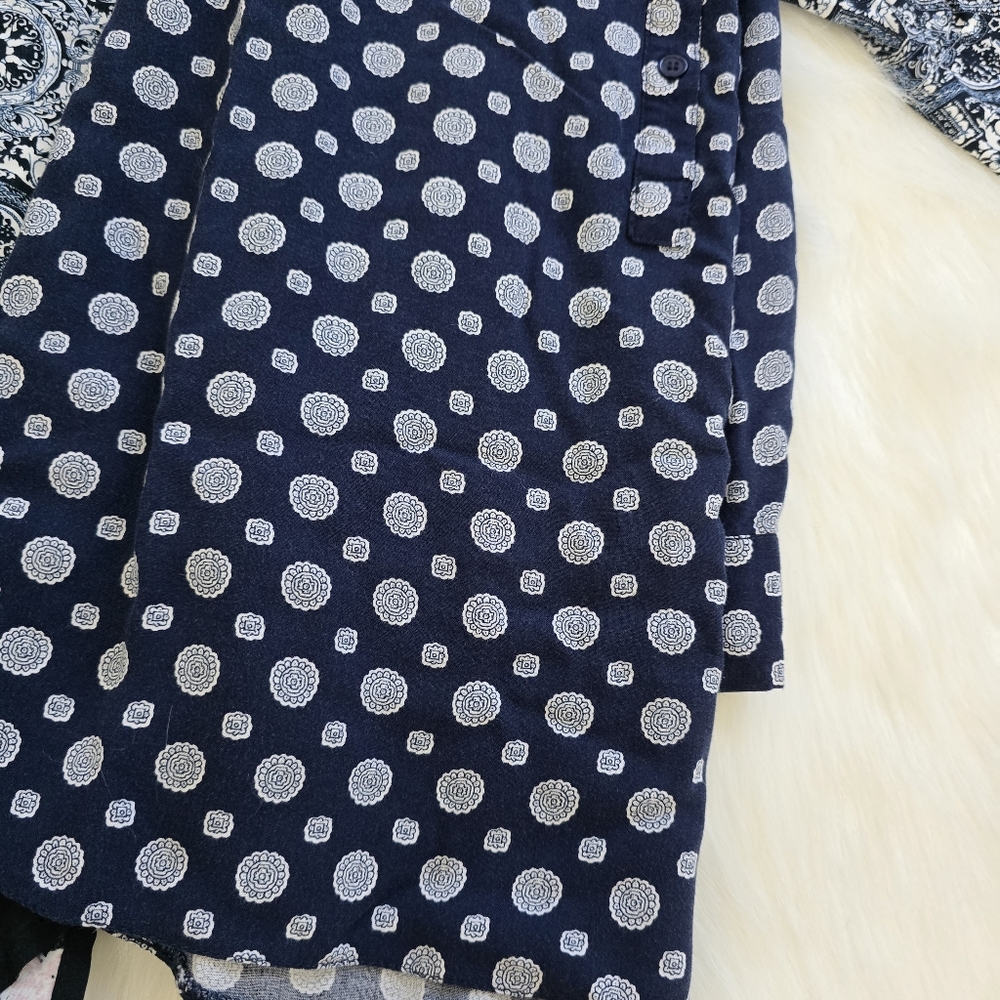 3 Atmosphere V-Neck Tunic Tops - Picture 4 of 7